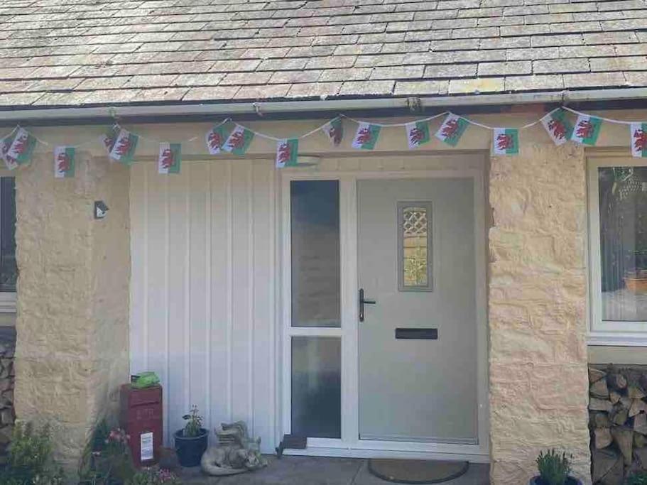 Beautiful Renovated Former Coach House Llandeilo Esterno foto