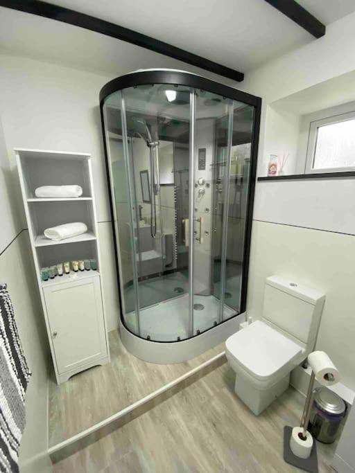 Beautiful Renovated Former Coach House Llandeilo Esterno foto